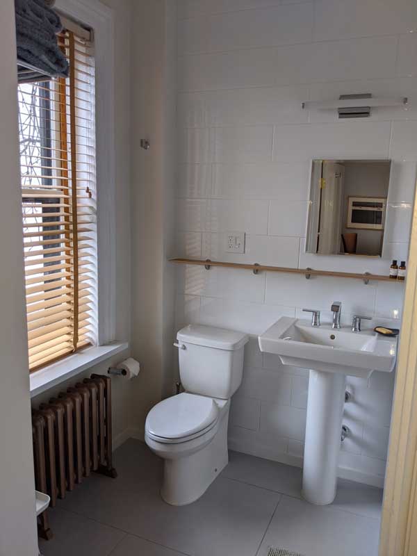 Arthur Miller Suite bathroom view