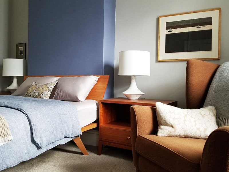 Bedroom-detail--Arthur Miller-Suite