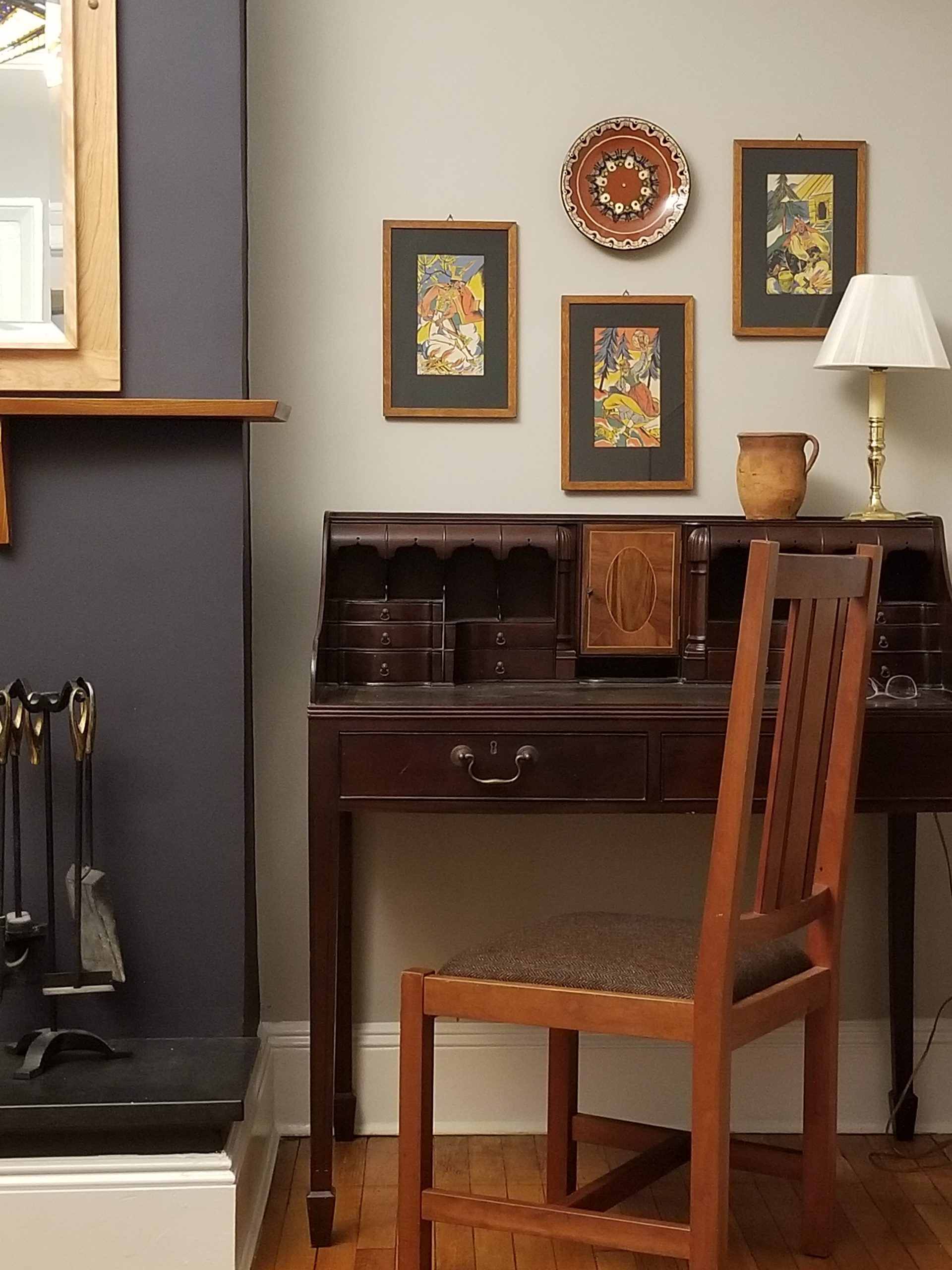 O'Hara Suite desk in living room