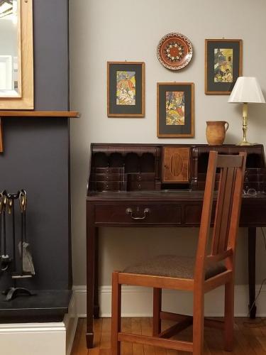 O'Hara Suite desk in living room
