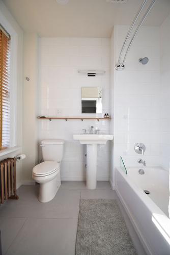 Bathroom in the Arthur Miller Suite