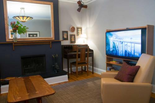 Smart TV + Sony Bluetooth soundbar + speedy wireless