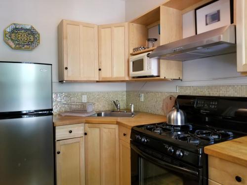 O'Hara Suite kitchen