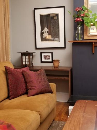 O'Hara Suite sofa & console table